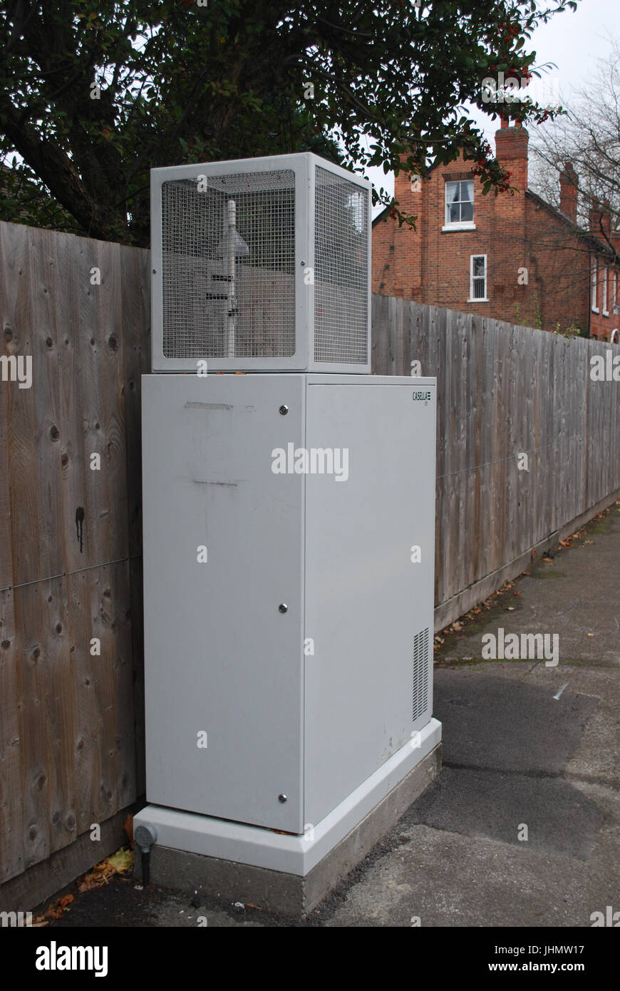 Air quality monitoring station hires stock photography and images Alamy