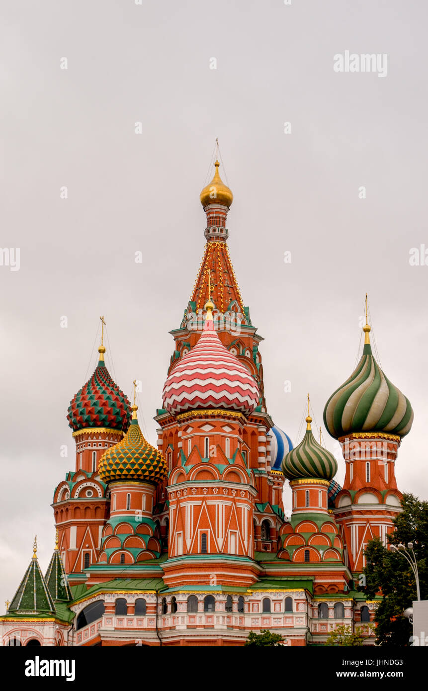 Saint basil's cathedral hi-res stock photography and images - Alamy