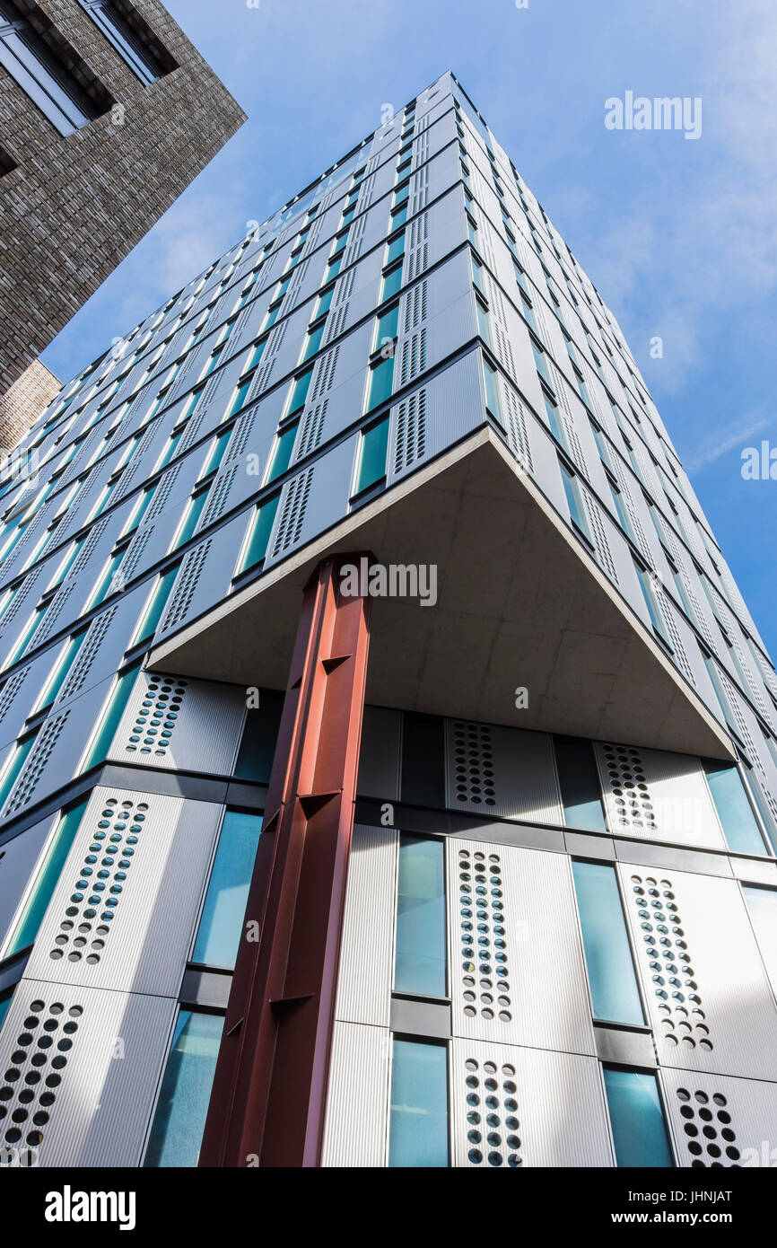 Colar Building Innovative office tower hi-res stock photography and images - Alamy