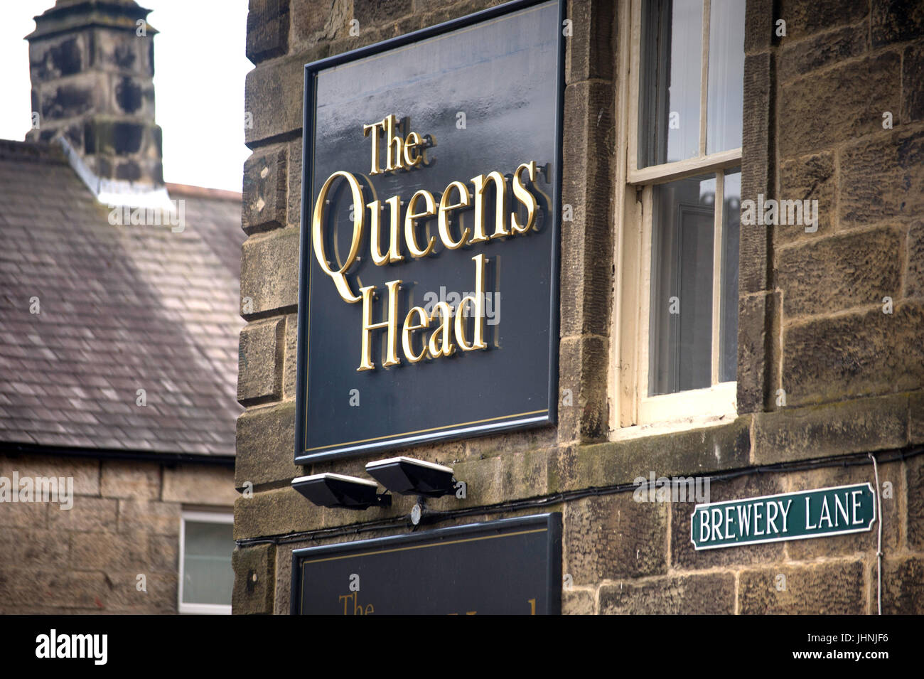 Queens Head And Pub Sign High Resolution Stock Photography and Images Alamy