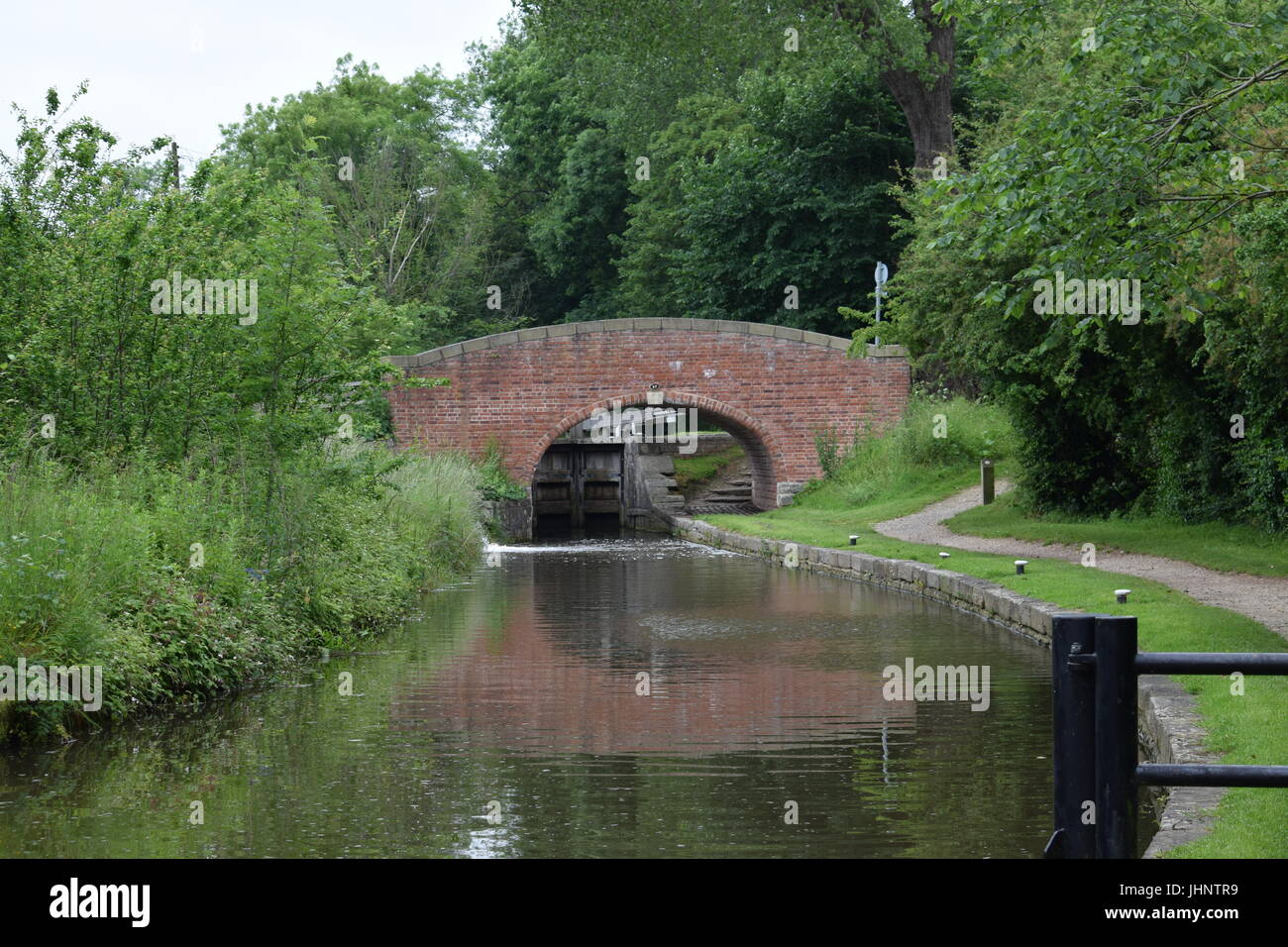 Arched bridge over Chesterfield canal Stock Photo Alamy