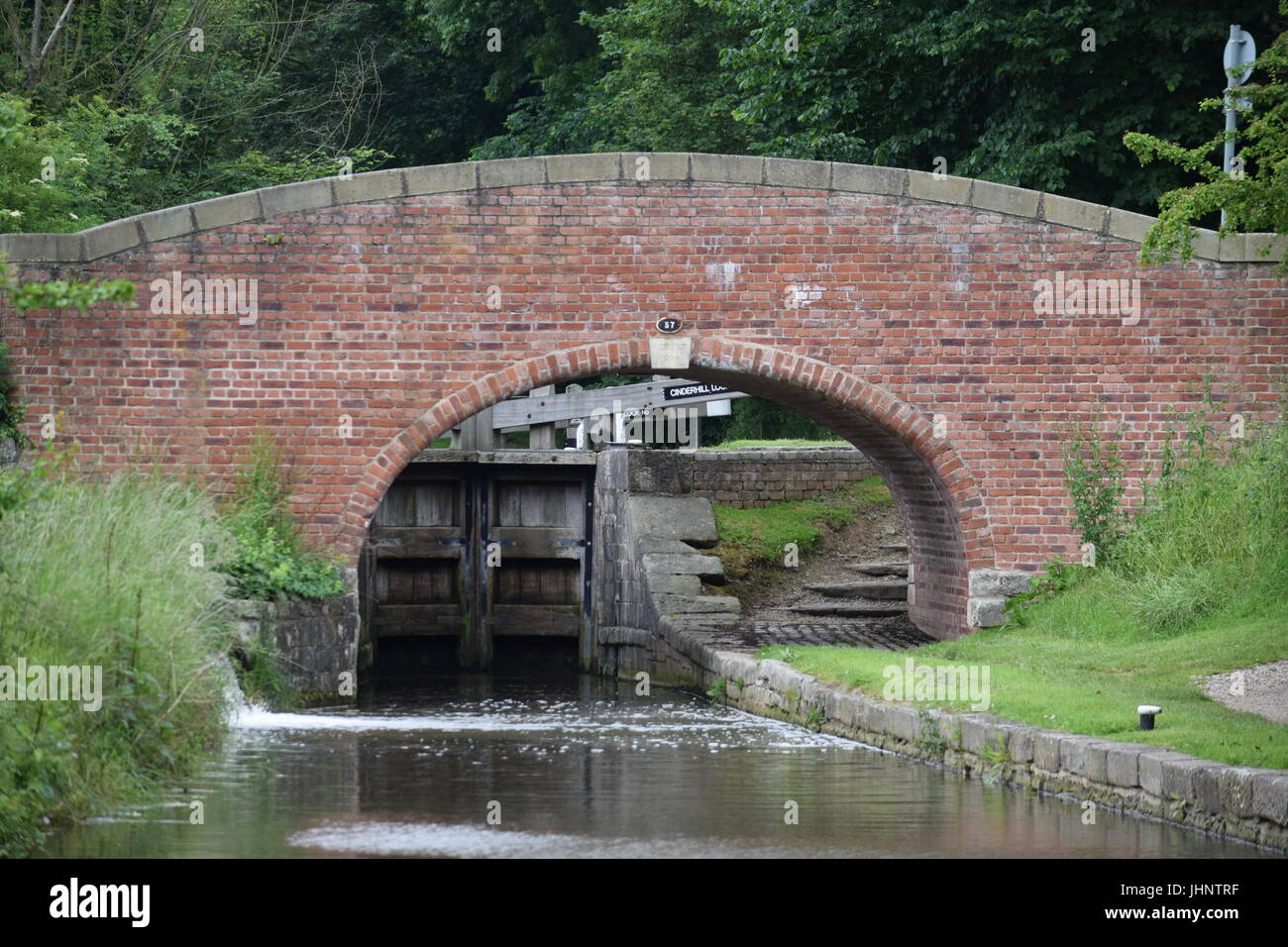 Arched bridge over Chesterfield canal Stock Photo Alamy