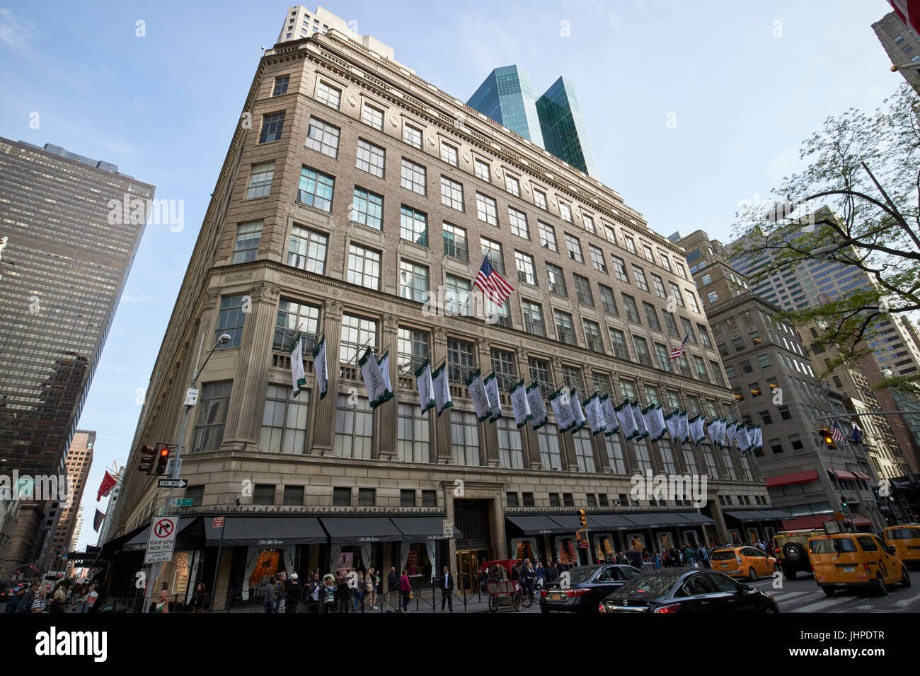 Saks fifth avenue store hi res stock photography and images Alamy Saks fifth avenue store hi res stock photography and images Alamy