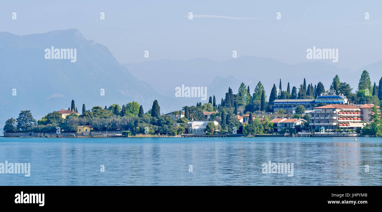 LAKE GARDA SIRMIONE LAKESIDE FRONT APPROACHED BY BOAT Stock Photo