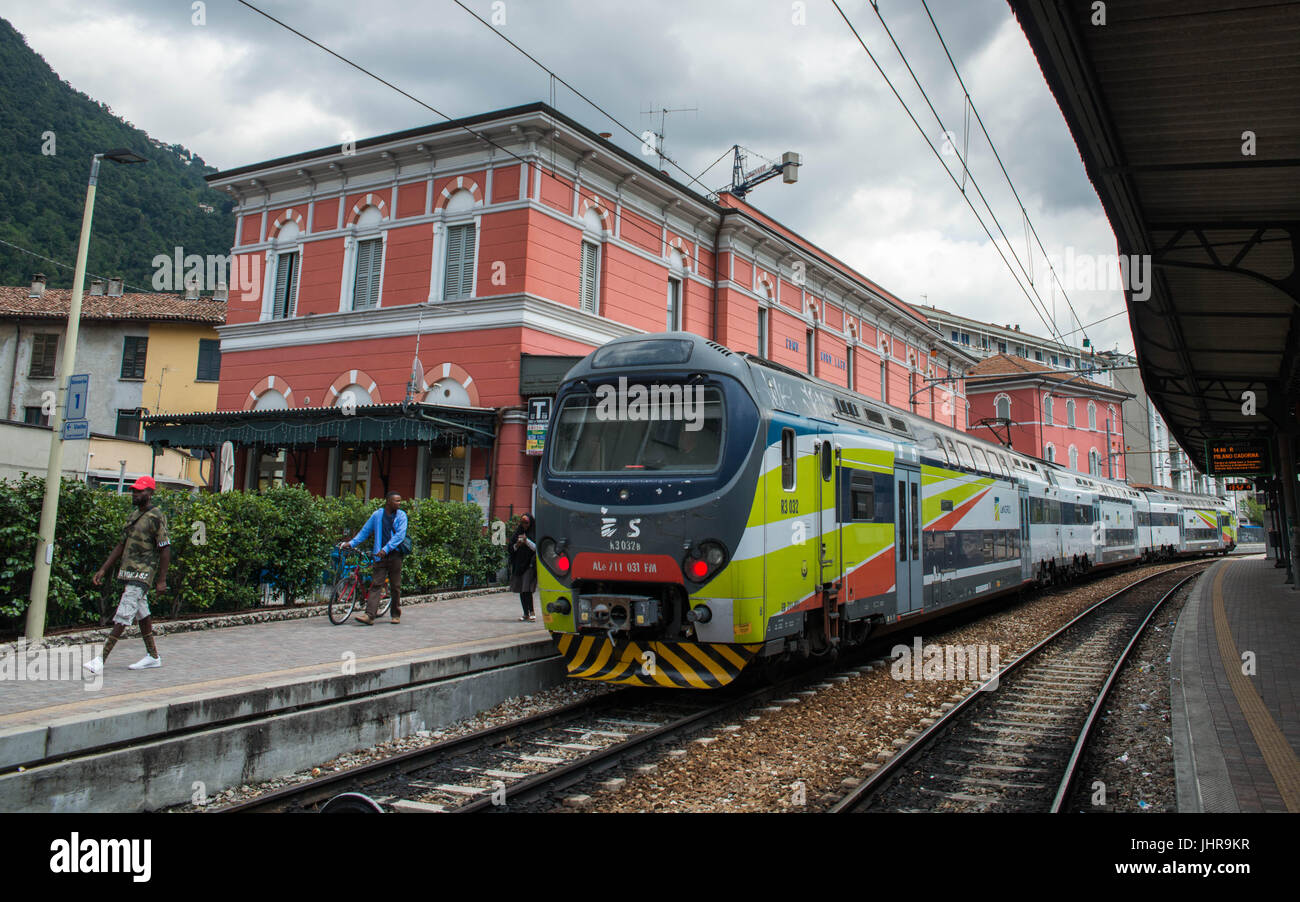 lake como train station italy