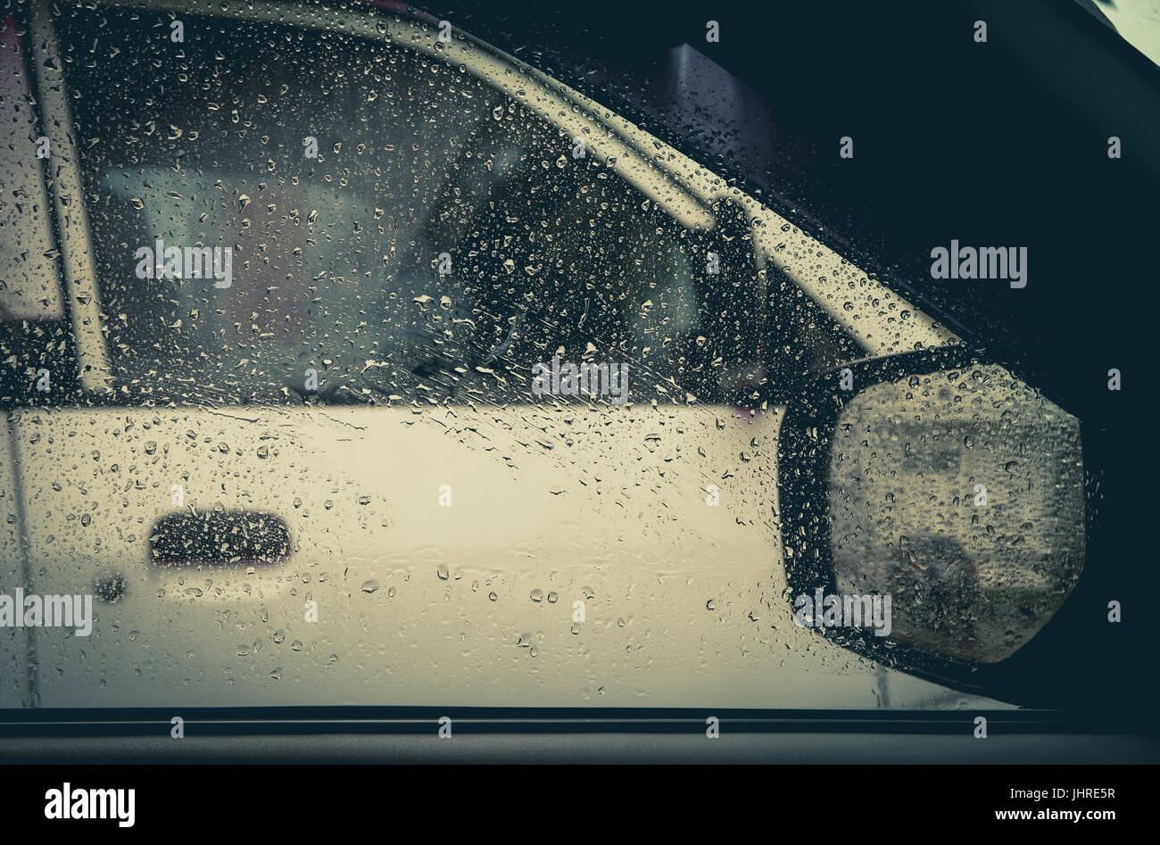 Car wing mirror rain hi-res stock photography and images - Alamy