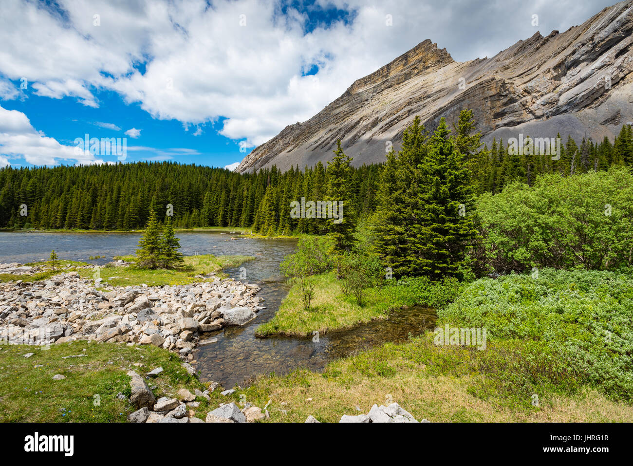 Beautiful mountain landscapes from hiking the Pickle Jar Lakes area of