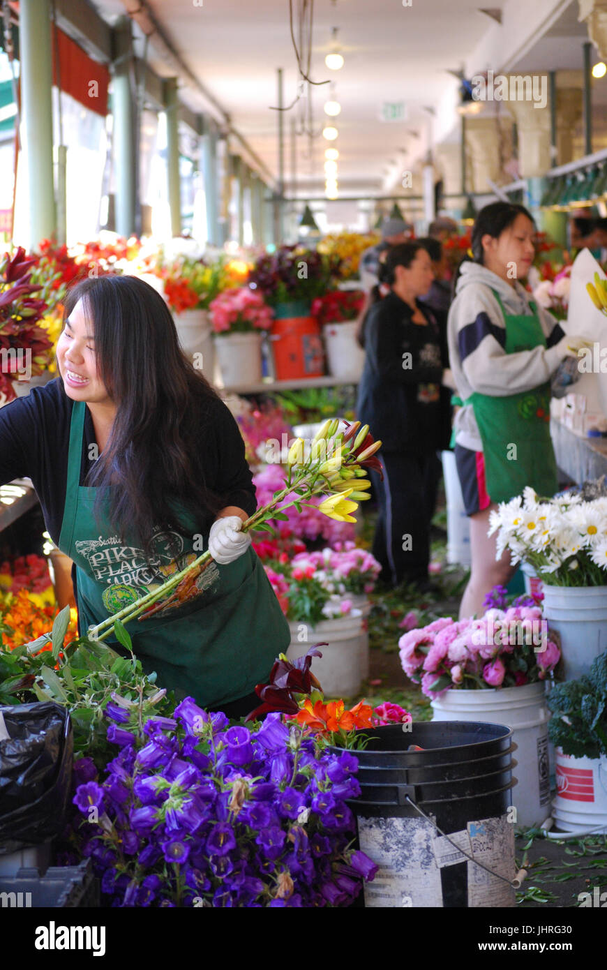 Flowers at Pike Place Market, Seattle, Washington, USA Stock Photo Alamy