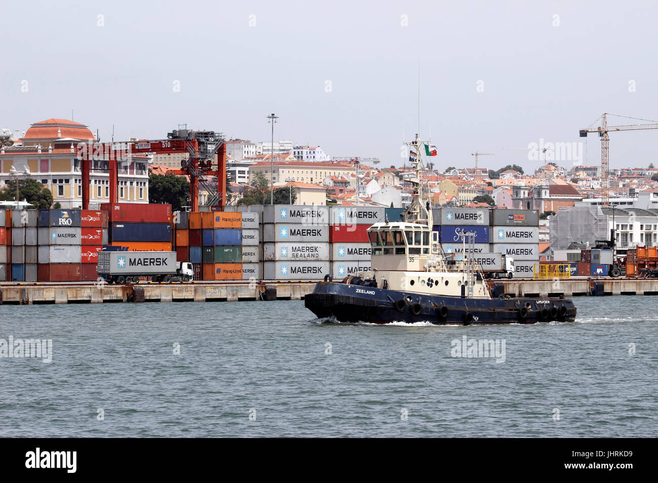Port of lisbon hi-res stock photography and images - Alamy