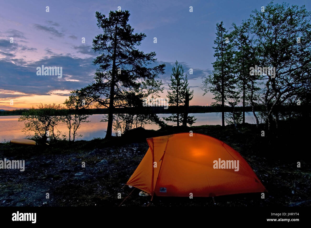 'Tent under a pine, natural reserve roe, Haerjedalen, Sweden; July ', Zelt unter einer Kiefer, Naturreservat Rogen, Schweden; Juli 2008 Stock Photo