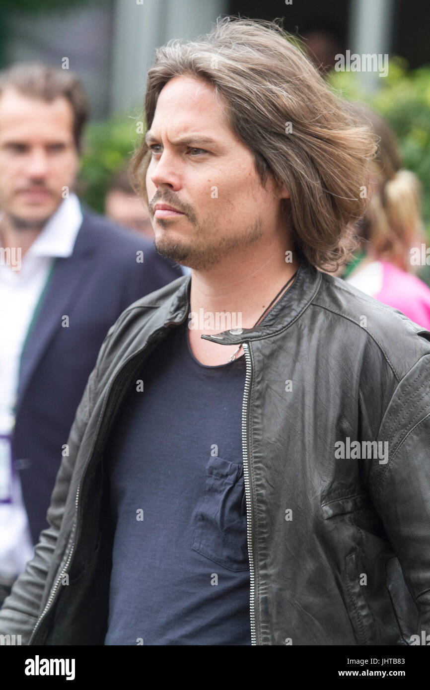 London UK. 16th July 2017. A spectator with a strong resemblance of American actor Johnny Depp arrives at the All England Tennis club for the Wimbledon men's finals Credit: amer ghazzal/Alamy Live News Stock Photo