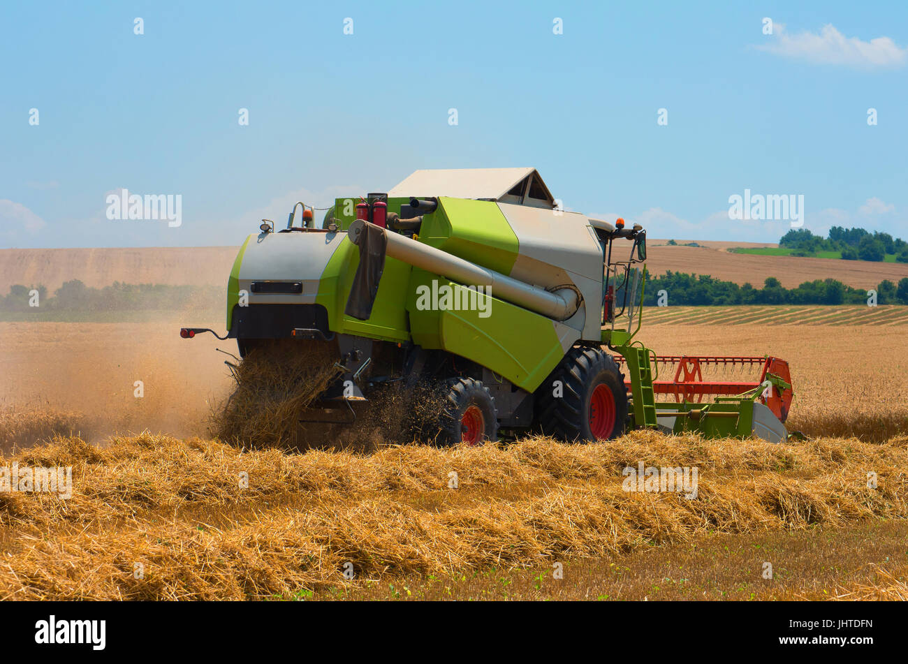 Farm combine harvester hires stock photography and images Alamy