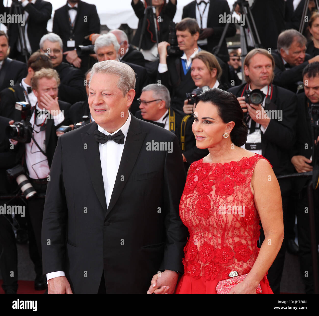Al Gore and Elizabeth Keadle attend The Killing Of A Sacred Deer