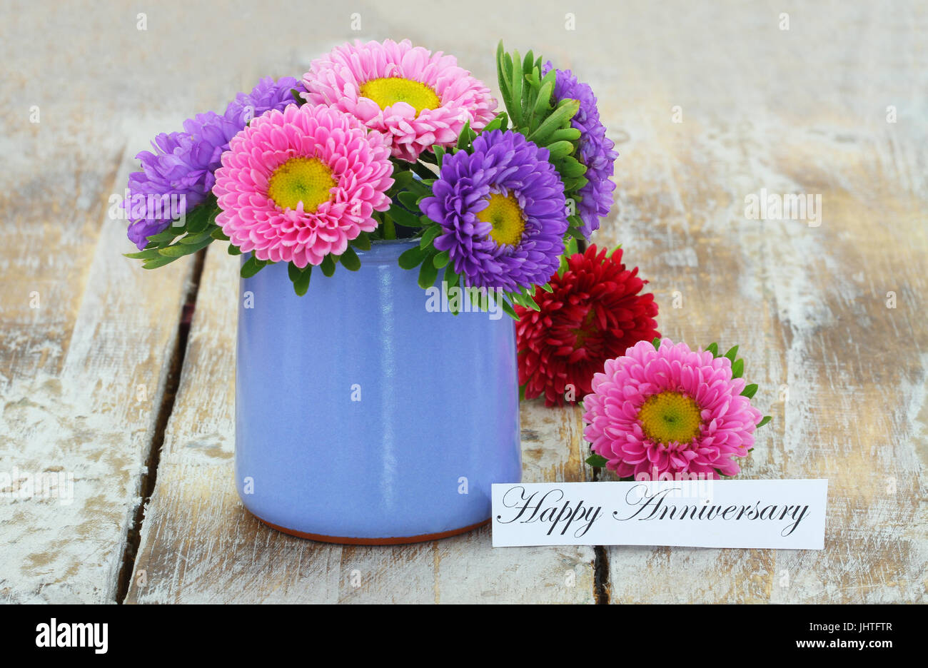Happy anniversary card with flowers hi-res stock photography and images ...