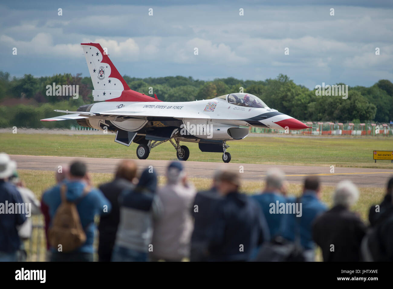 Raf fairford runway hi-res stock photography and images - Alamy