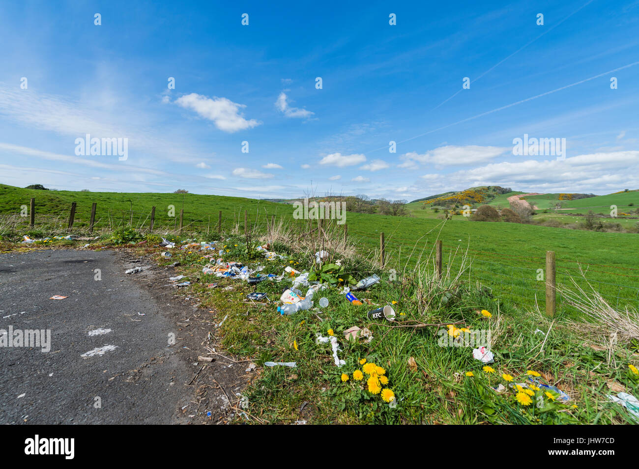 Litter rubbish uk countryside hires stock photography and images Alamy