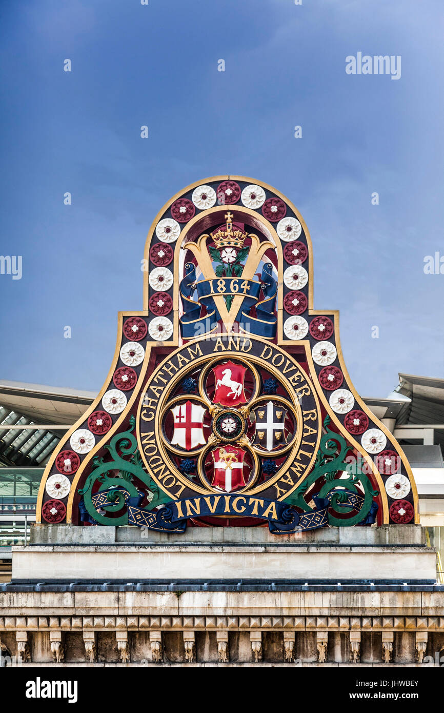 Railway bridge england hi-res stock photography and images - Alamy