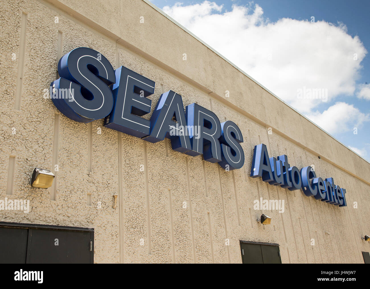 Sign above a Sears Auto Center in New Jersey Stock Photo