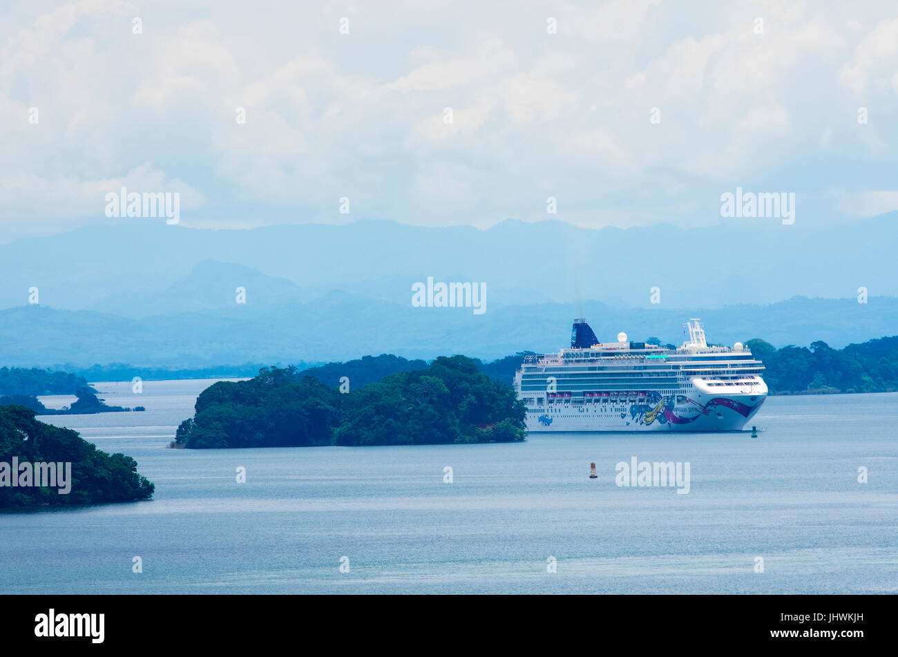 The Norwegian Jewel Cruise ship in Lake Gatun of the Panama Canal Stock ...
