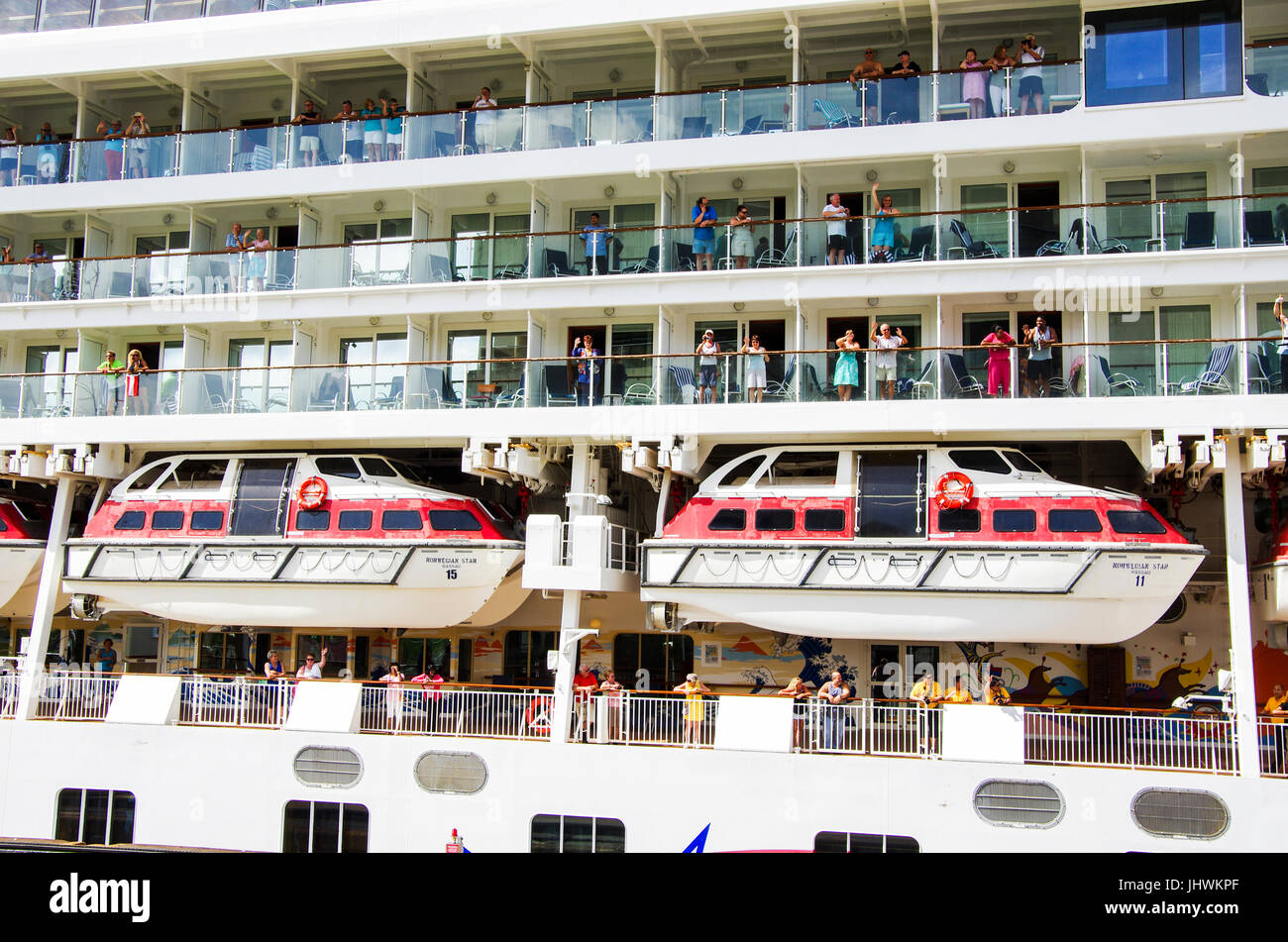 Norwegian Star Cruise ship in the Panama Canal Stock Photo - Alamy