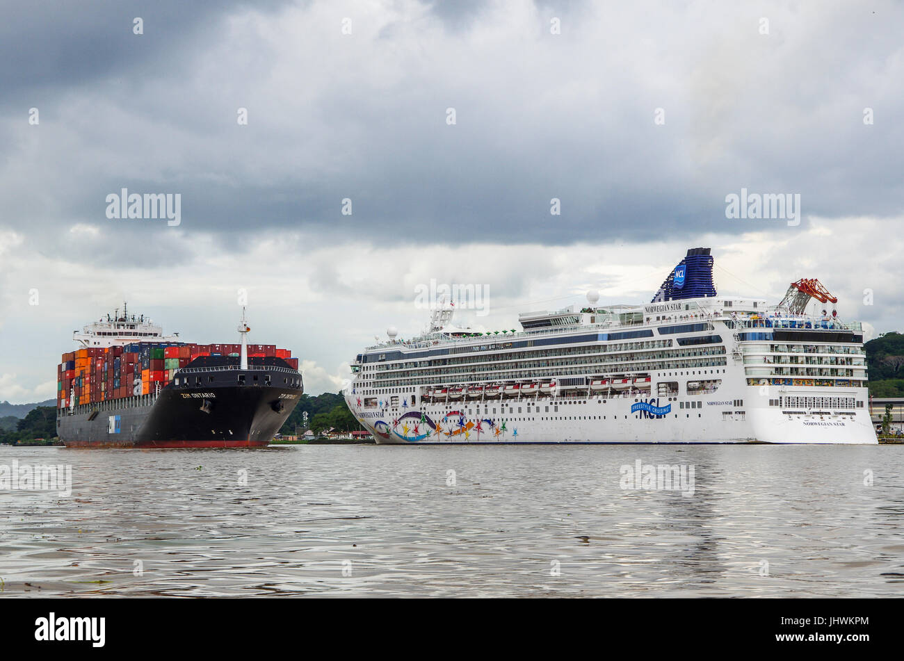 Norwegian Star Cruise ship in the Panama Canal Stock Photo - Alamy