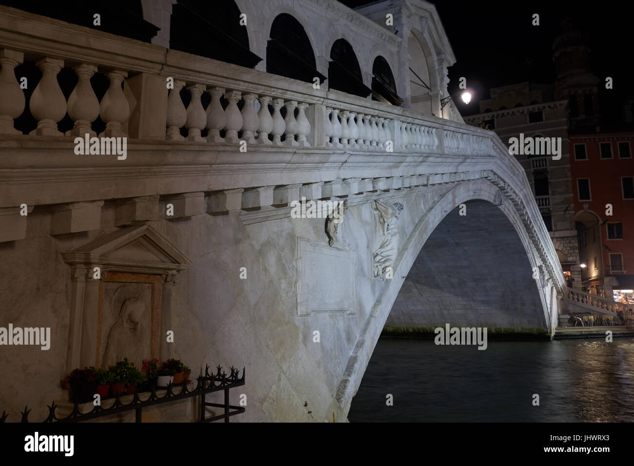 The rialto bridge and grand canal at night hi-res stock photography and ...