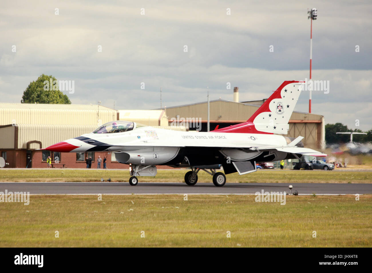 USAF aerobatics display team, Thunderbirds Stock Photo Alamy