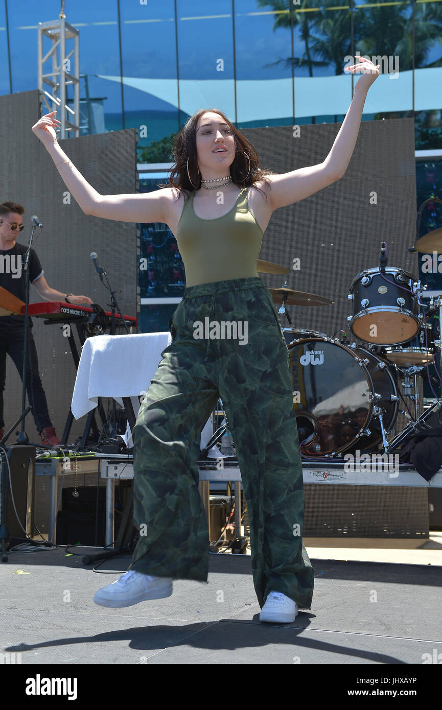 Miami Beach, FL, USA. 15th July, 2017. Noah Cyrus performs during Y100