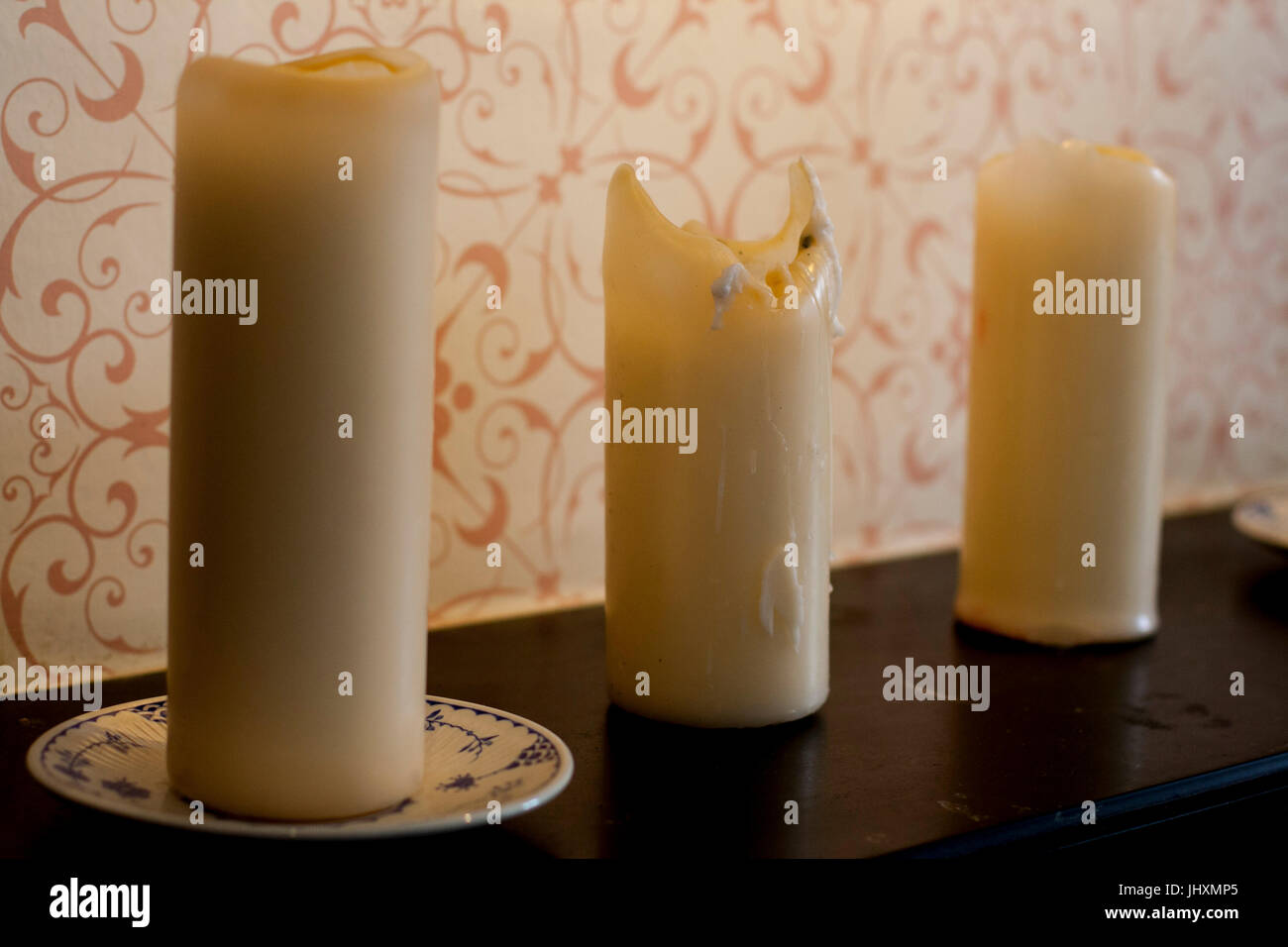Melt wax hires stock photography and images Alamy