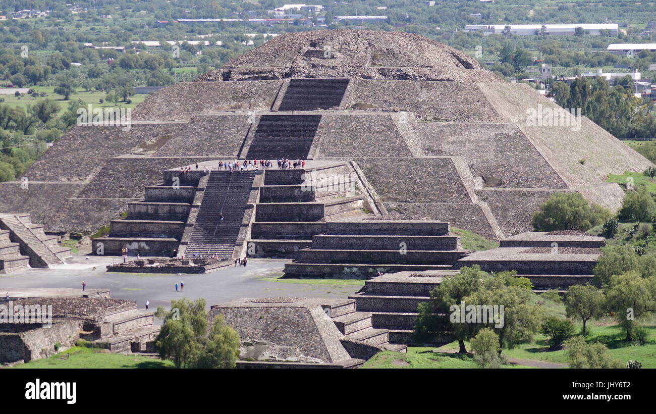 Teotihuacan city of the gods, beautiful Mexican culture and beauty architecture  that will leave you speechless when contemplating the pyramids of the... Stock Photo