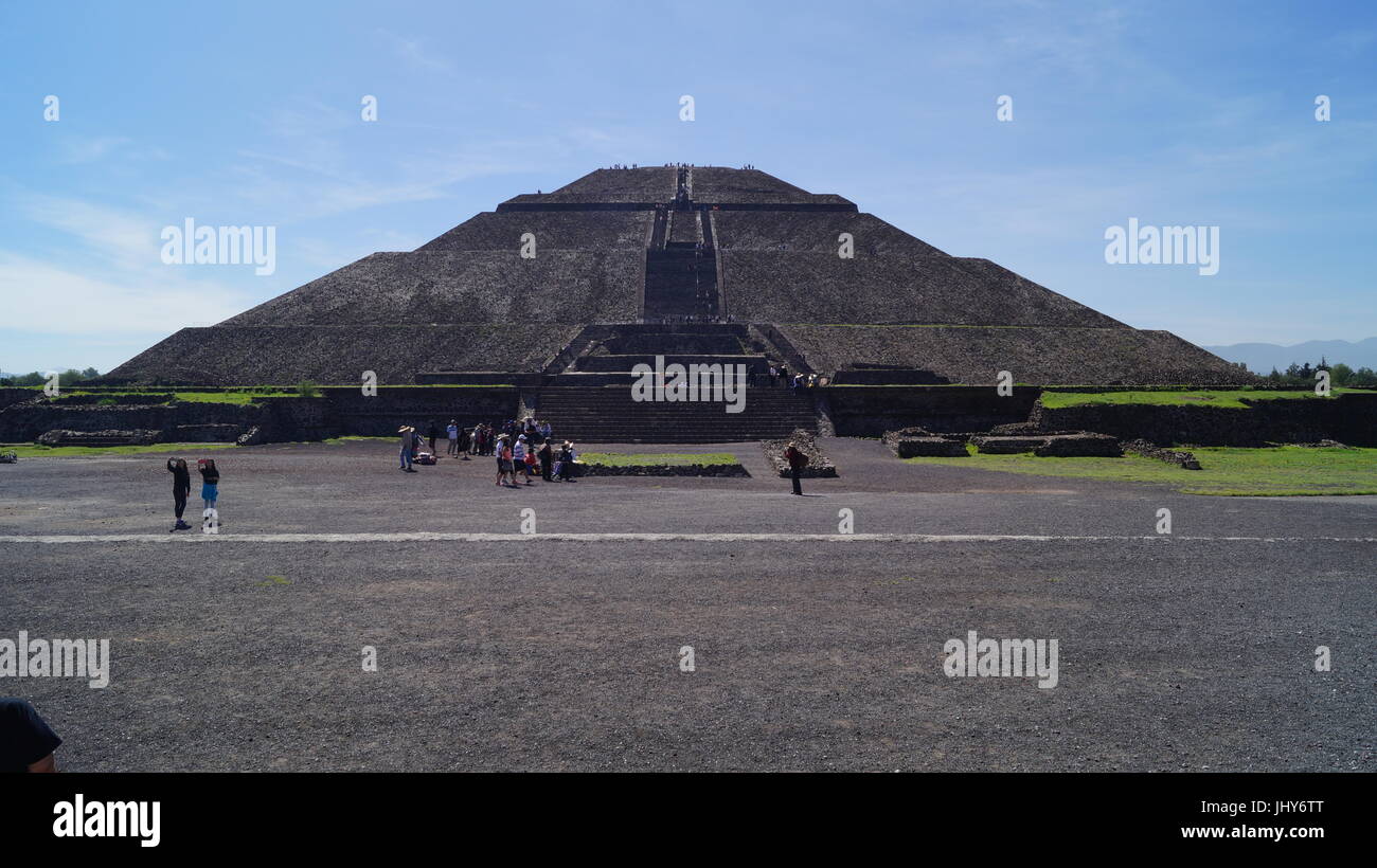 Teotihuacan city of the gods, beautiful Mexican culture and beauty architecture  that will leave you speechless when contemplating the pyramids of the... Stock Photo