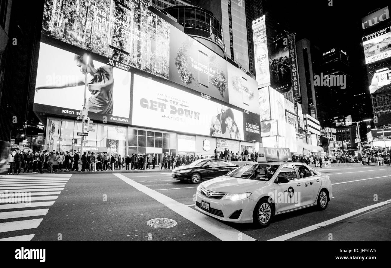New York Times Square at night - a busy place in New York - MANHATTAN ...