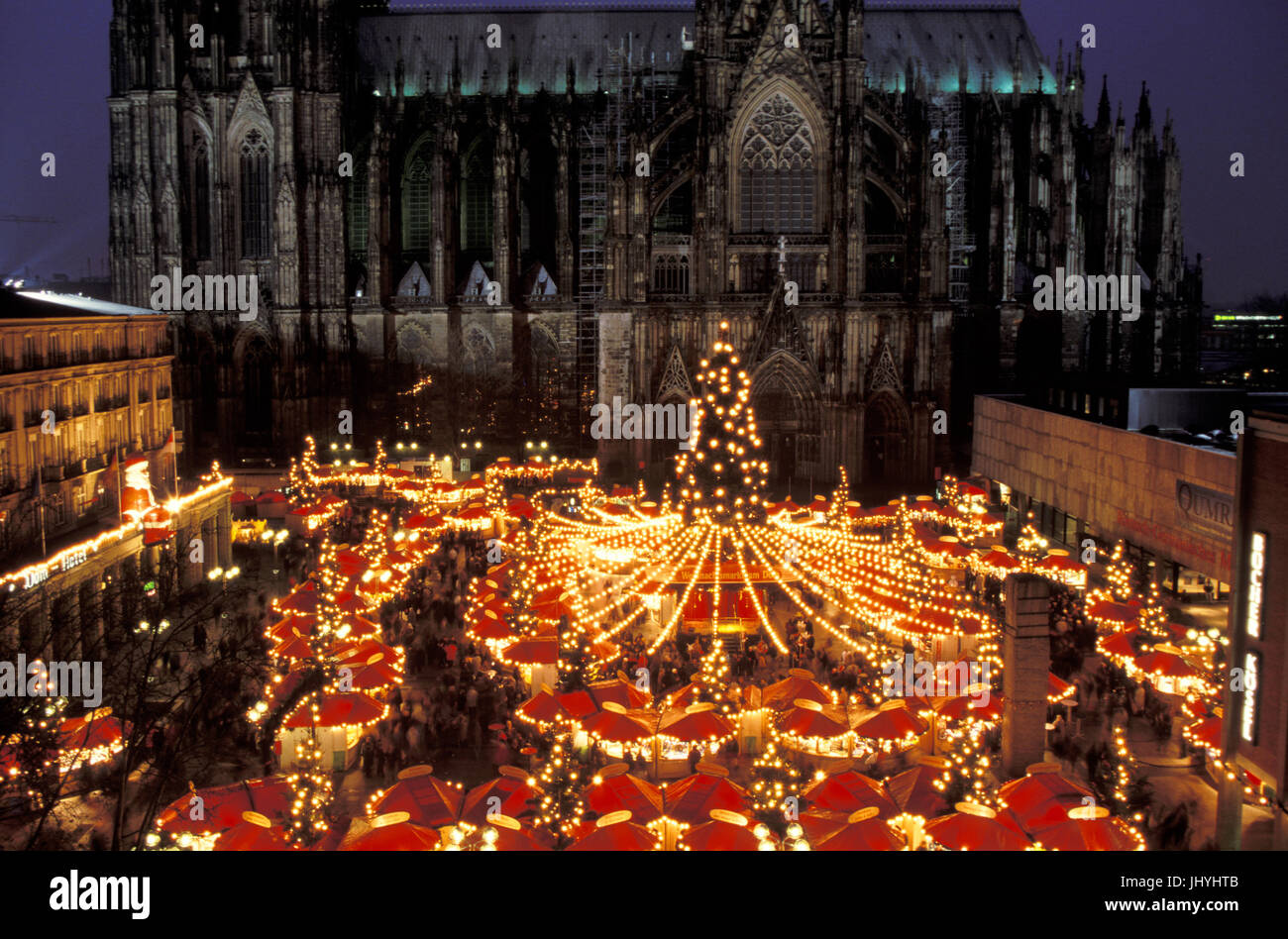Europe, Germany, Cologne, the Christmas market at the Roncalliplatz in front of the cathedral Stock Photo