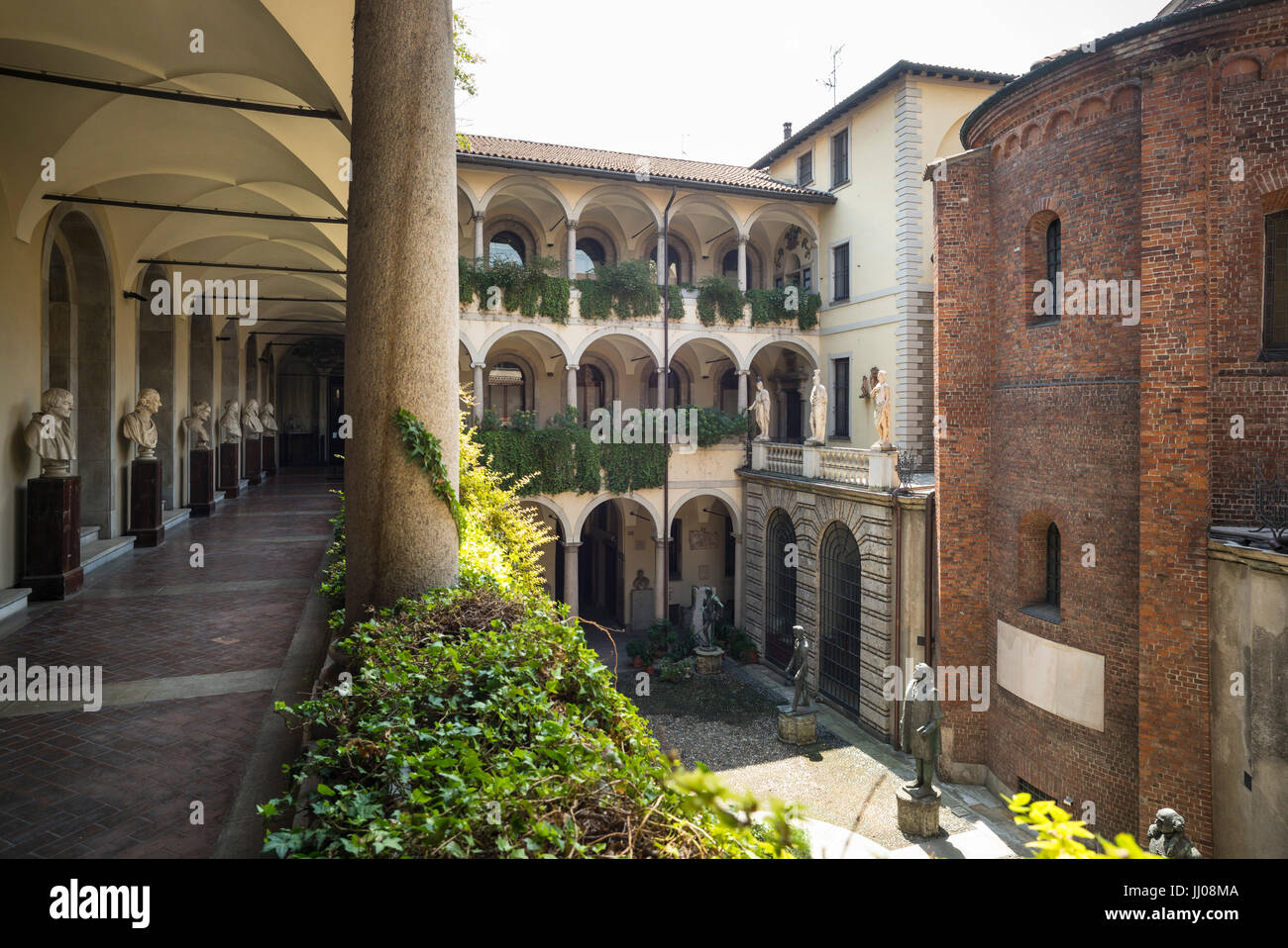 Milan. Italy. Inner courtyard of the Palazzo dell'Ambrosiana, home to the Pinacoteca Ambrosiana and Biblioteca Ambrosiana. Stock Photo