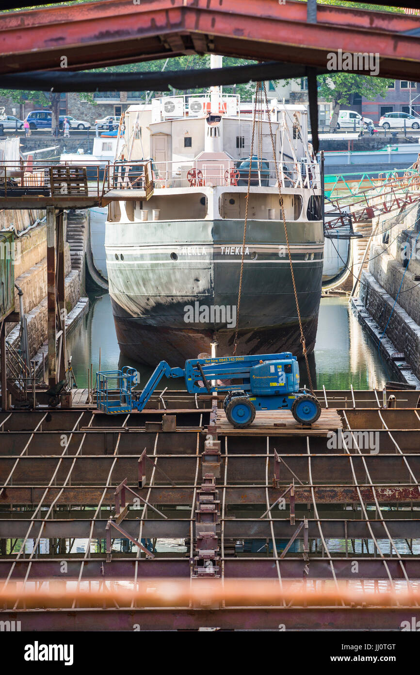 Large ship in dry dock hires stock photography and images Alamy