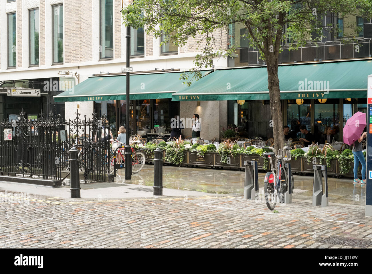 The Ivy Soho Brasserie Broadwick Street London England United Kingdom Stock Photo Alamy
