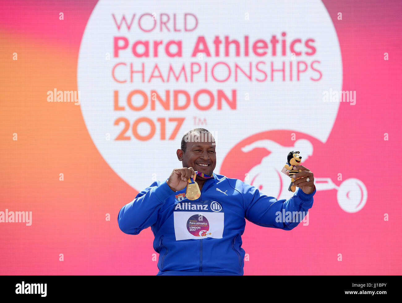 Cuba's Leonardo Diaz with his gold medal after the Men's Discus Throw F56 Final during day four of the 2017 World Para Athletics Championships at London Stadium. Stock Photo