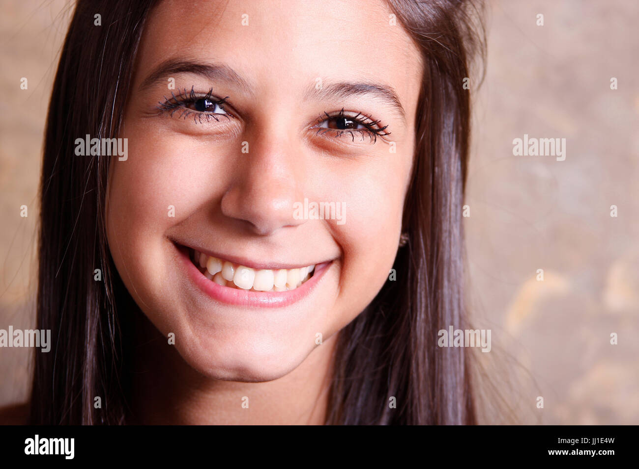 Teen white girl with black hair hi-res stock photography and images - Alamy