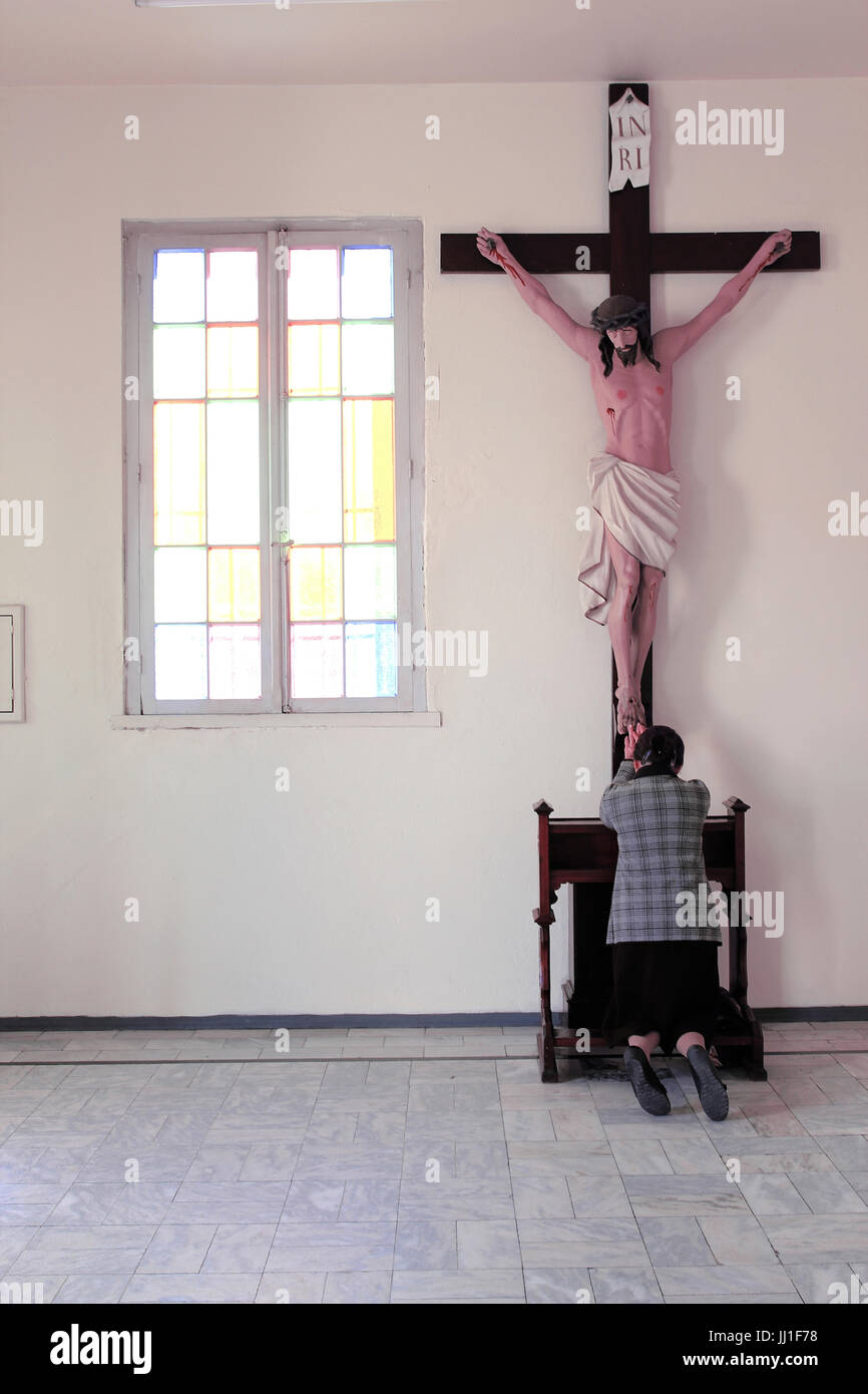 Jesus kneeling in prayer hi-res stock photography and images - Alamy