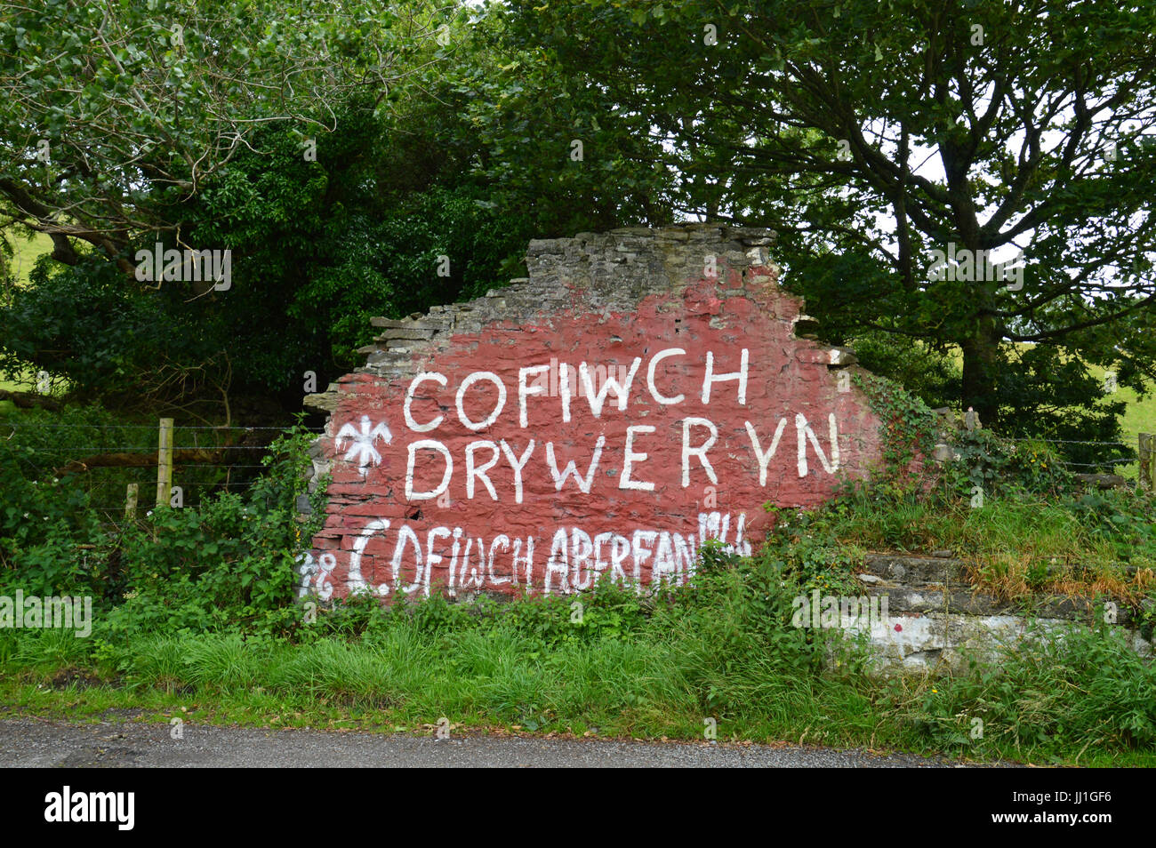 Cofiwch Dryweryn - Remember Tryweryn, 2017, political graffiti, on the A487 near Llanrhystud, Aberystwyth, Ceredigion, Wales Stock Photo