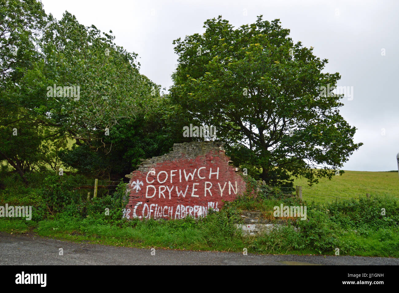 Cofiwch Dryweryn - Remember Tryweryn, 2017, political graffiti, on the A487 near Llanrhystud, Aberystwyth, Ceredigion, Wales Stock Photo