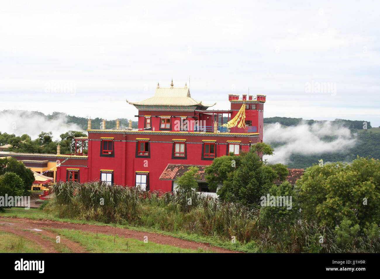 Khadro ling temple hires stock photography and images Alamy