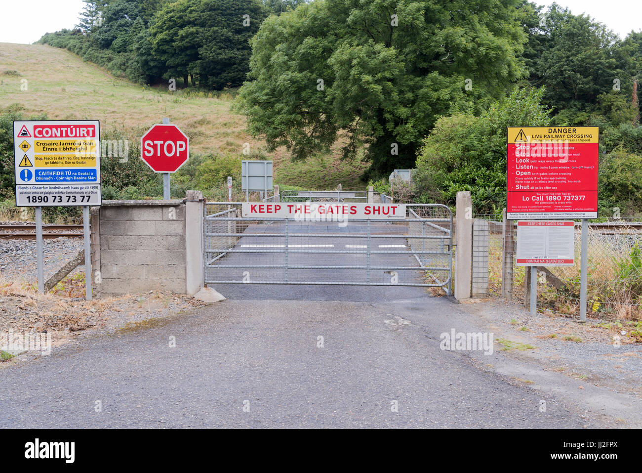 Ireland Gaelic Road Signs High Resolution Stock Photography And Images Alamy Ireland Gaelic Road Signs High Resolution Stock Photography And Images Alamy