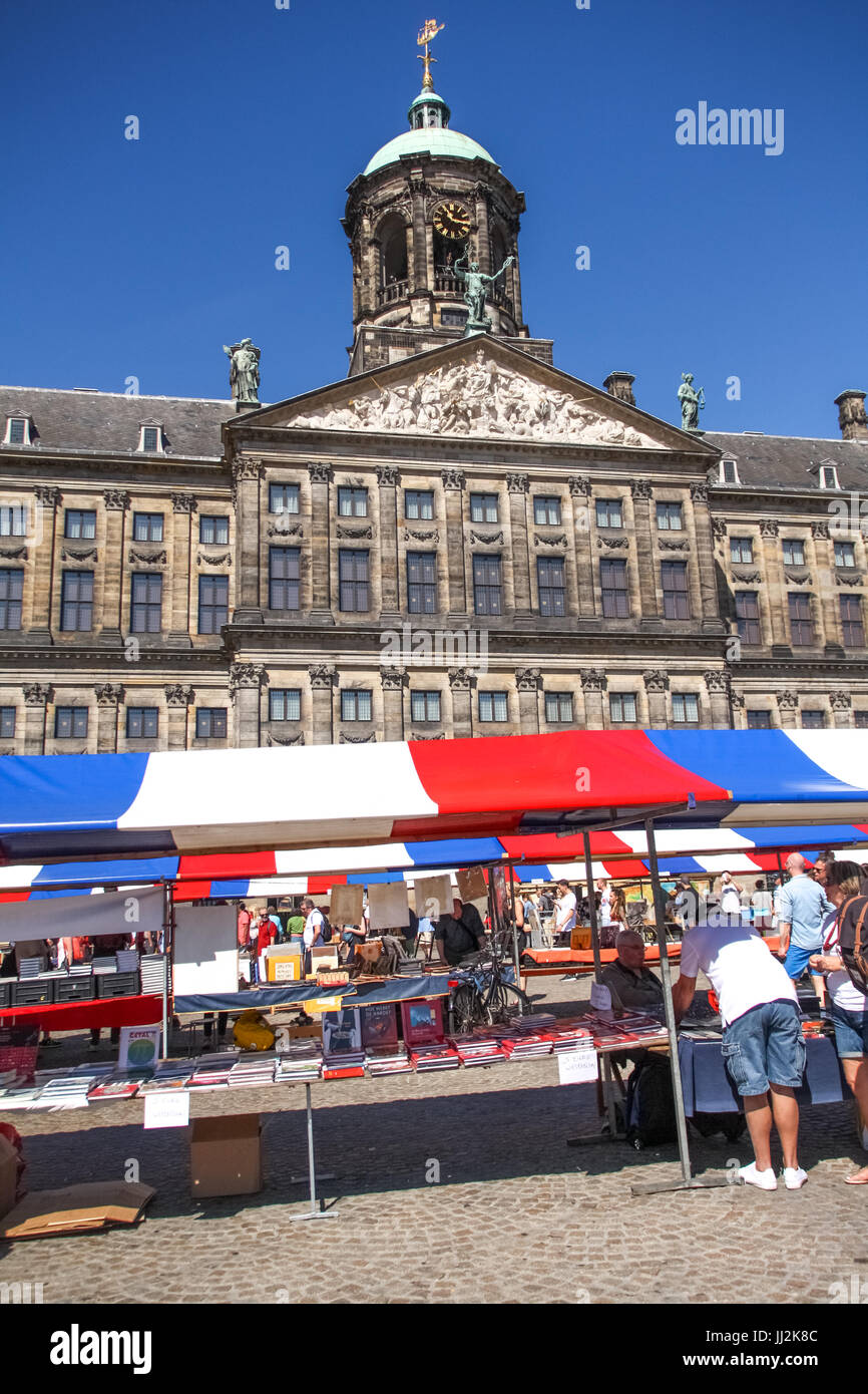 Brocante sur la place du Dam, Amsterdam, PaysBas Secondhand trade on Dam square, Amsterdam