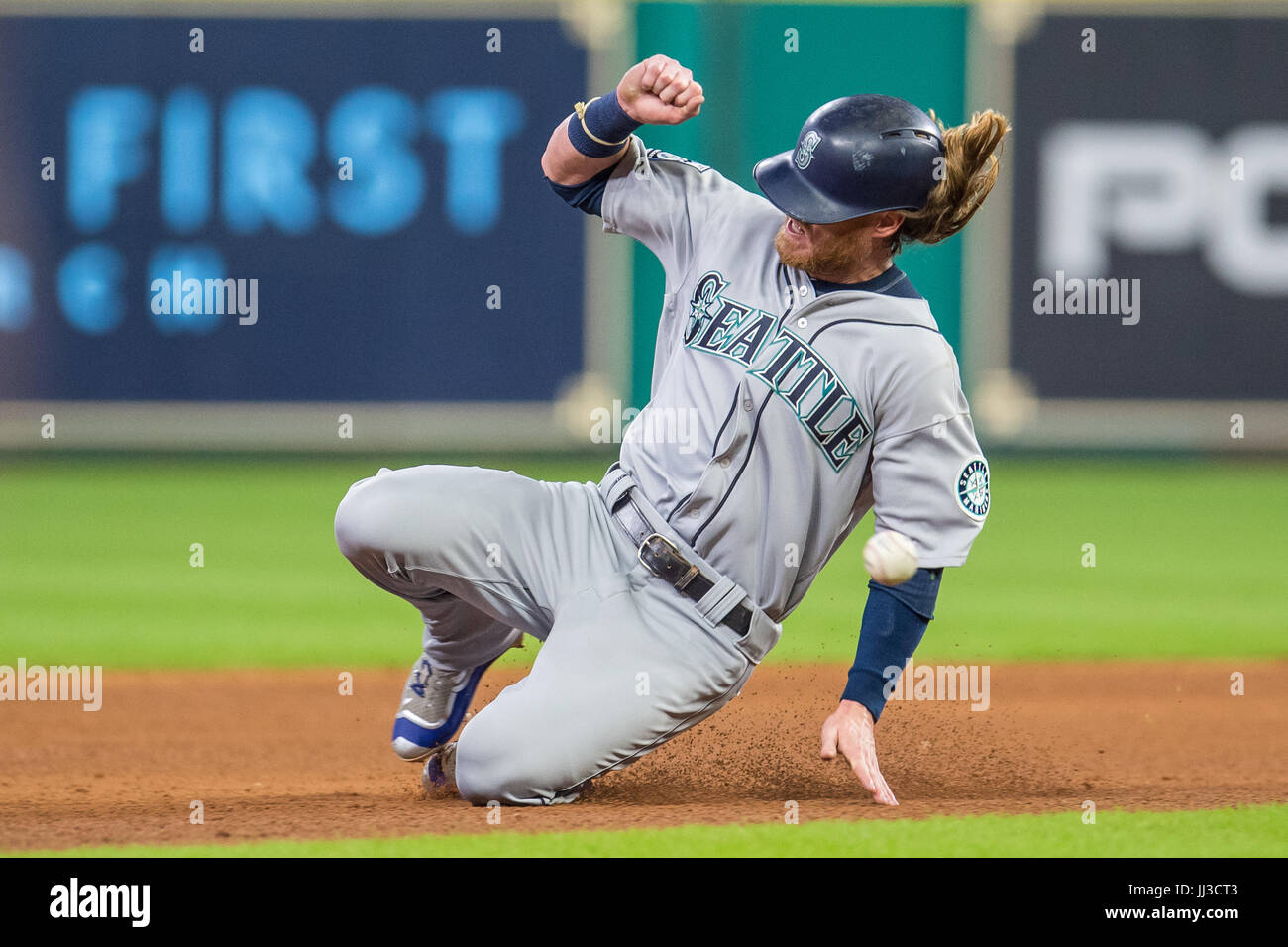 Houston, TX, USA. 17th July, 2017. Seattle Mariners right fielder Ben Gamel (16) safely slides into 2nd base during a Major League Baseball game between the Houston Astros and the Seattle Mariners at Minute Maid Park in Houston, TX. Trask Smith/CSM/Alamy Live News Stock Photo