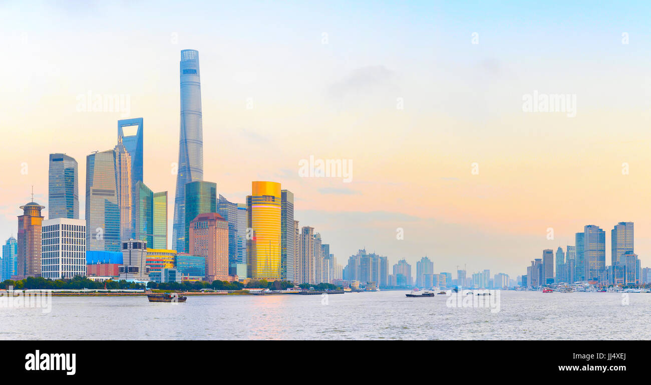 Panoramic view of Shanghai Downtown at sunset. China Stock Photo - Alamy