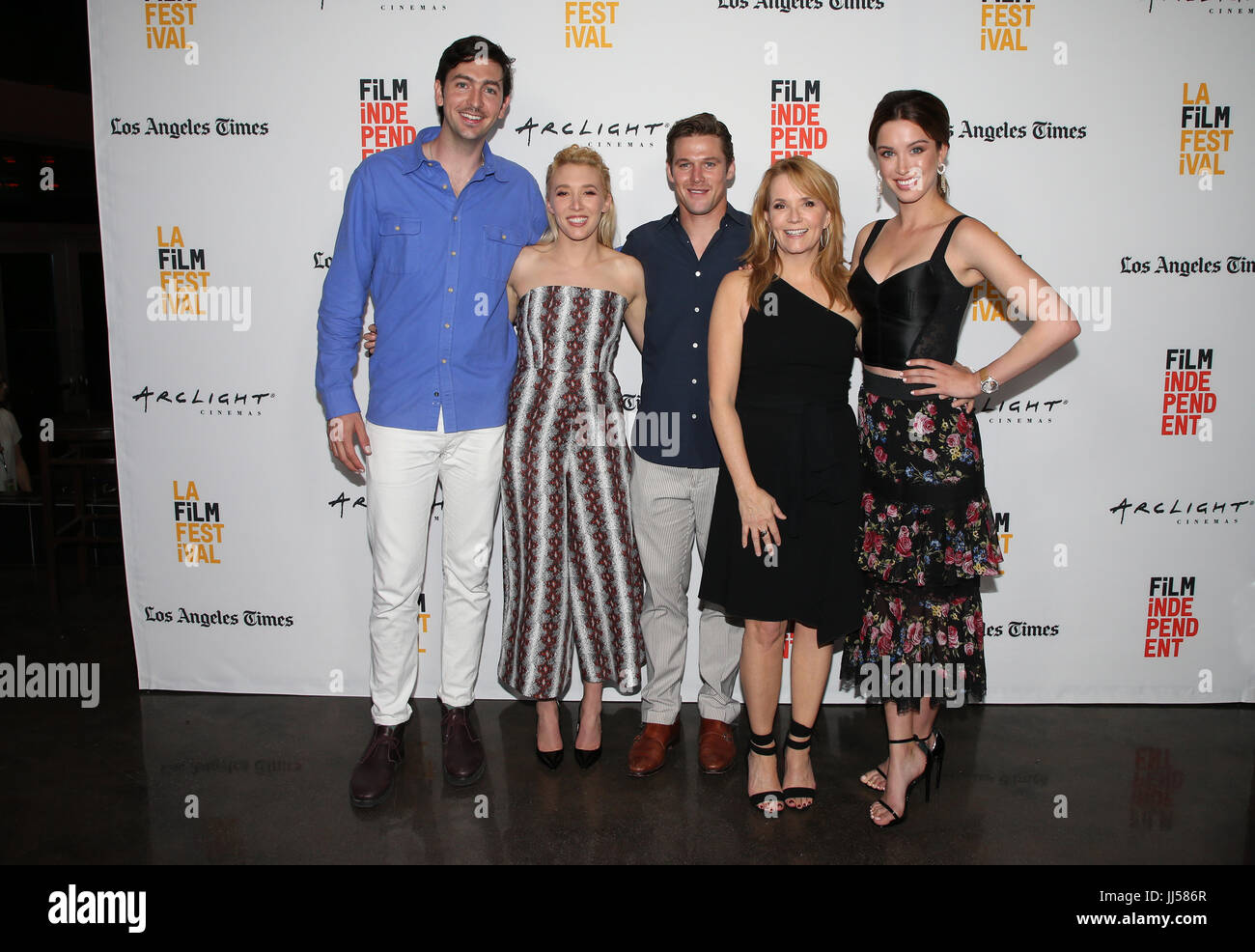Lea thompson and madelyn deutch hi-res stock photography and images - Alamy