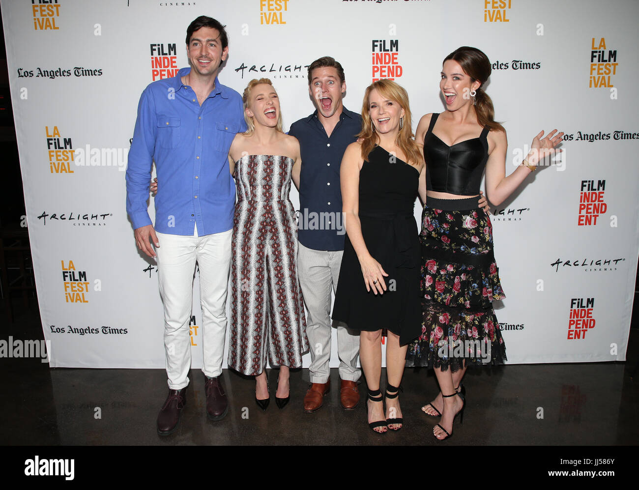 Lea thompson and madelyn deutch hi-res stock photography and images - Alamy