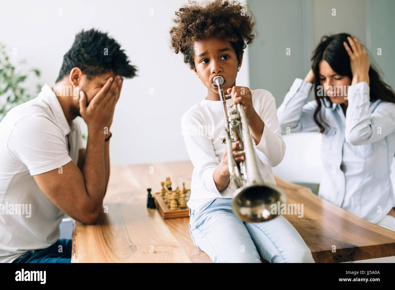 Making noise hires stock photography and images Alamy