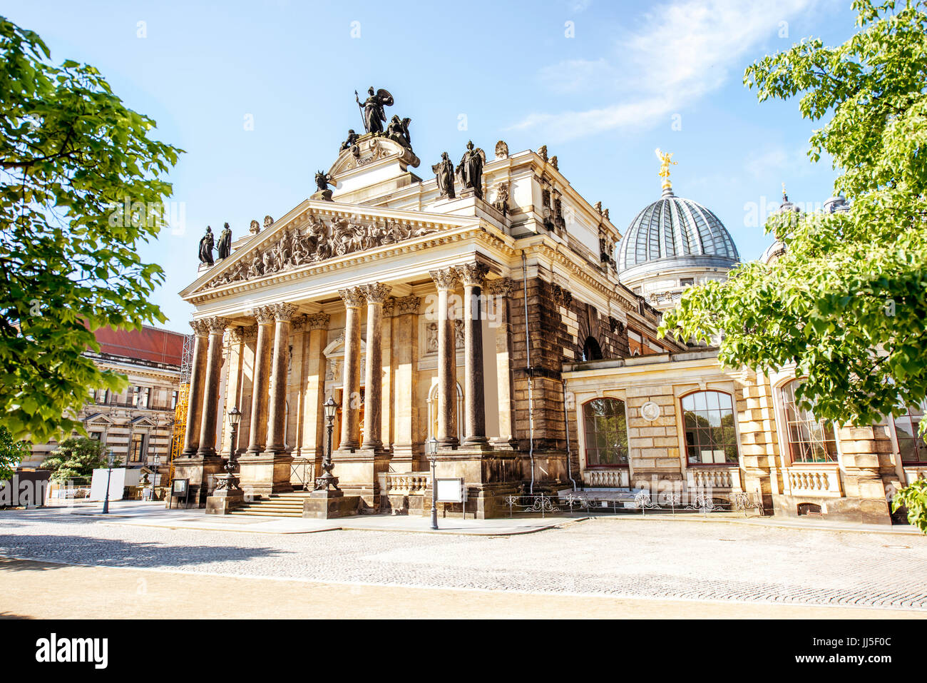 City visual hi-res stock photography and images - Alamy